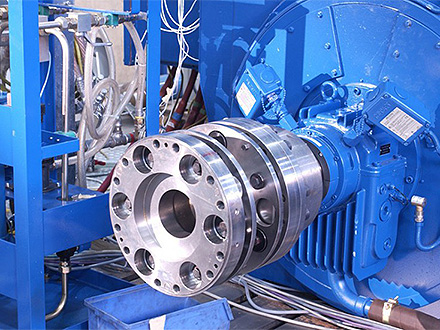 液壓膠管在機(jī)械加工中的關(guān)鍵應(yīng)用